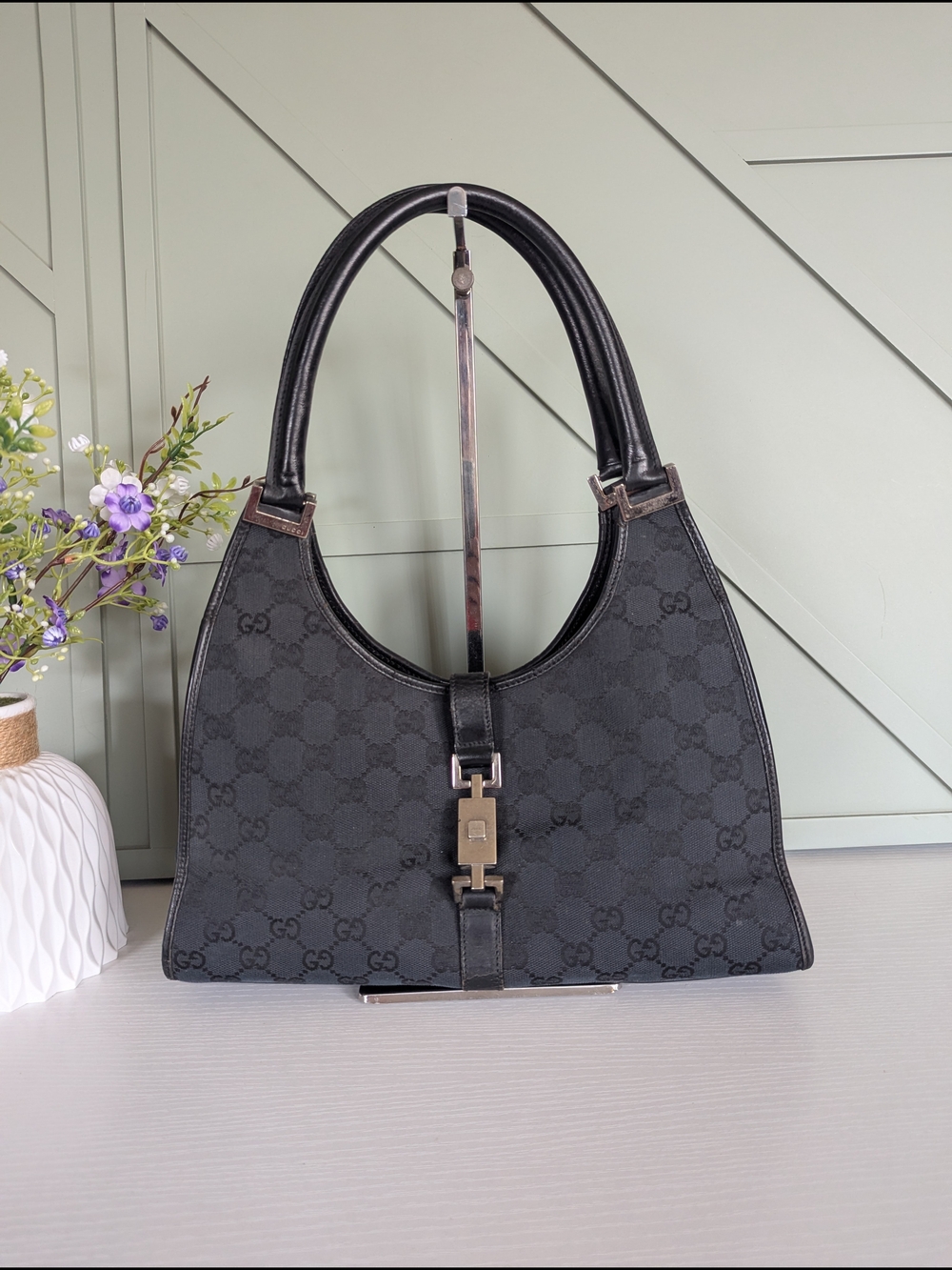 vintage Gucci Jackie Bardot Hobo Bag, recognized by its classic half-moon - Picture 2 of 16